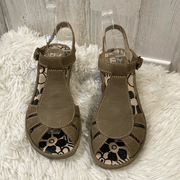 Fly London Low Wedge Tan Peep Toe Sandal - Picture 1 of 12